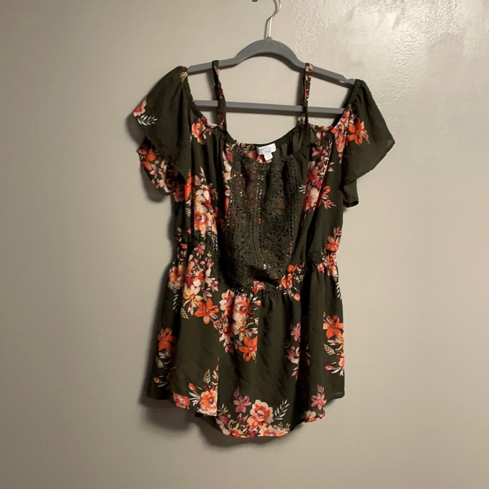 Boutique Plus Green Floral Pattern Cold Shoulder